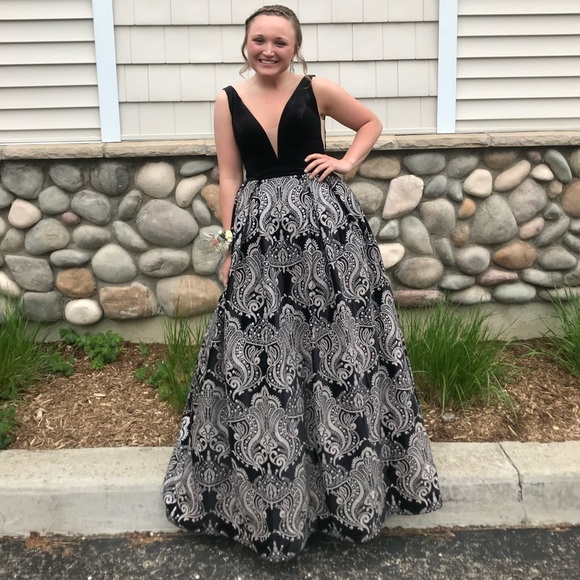 Women’s Prom Dress - Picture 2 of 2